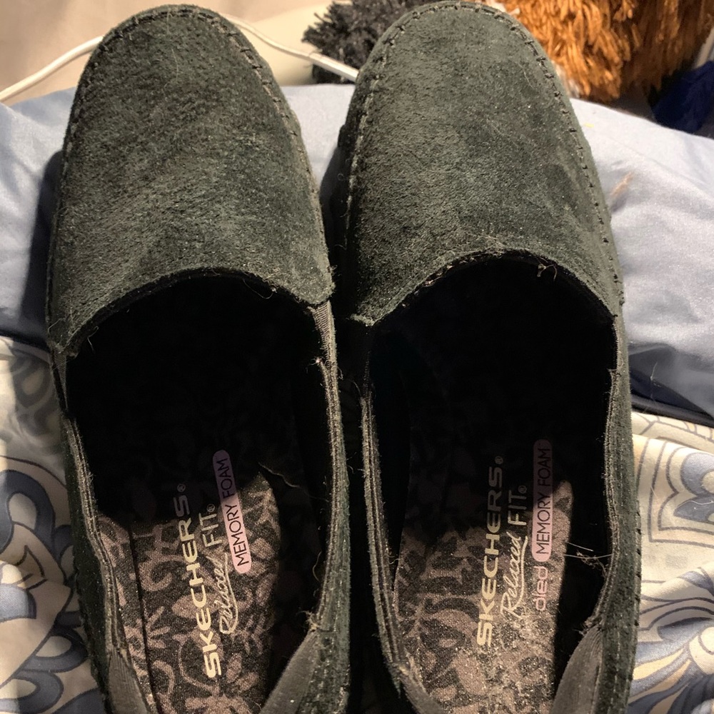 Skechers relaxed fit memory foam